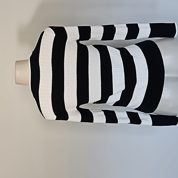 Ralph Lauren Jeans Co. Black/white stripe v-neck ribbed sweater-S - Picture 4 of 7